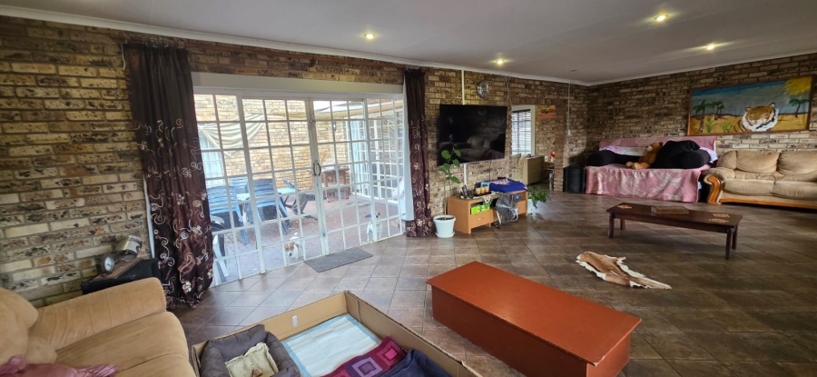 4 Bedroom Property for Sale in Miederpark North West